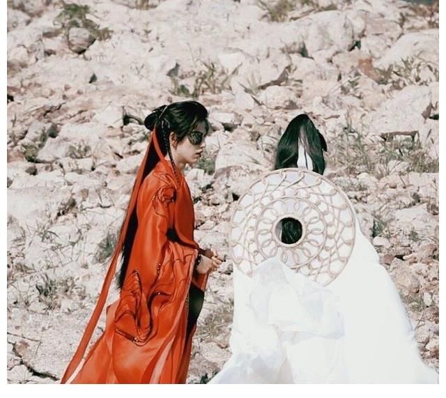 难题|《吉星高照》谢怜脖子上的咒枷变“咒疤”，在给花城出难题吗？