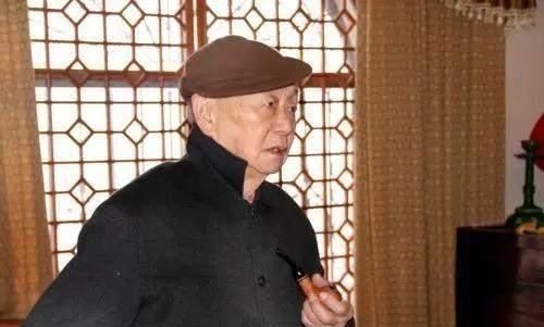 画作#82岁范曾与96岁黄永玉的跨世纪纷争,谁赢了?一幅画看出成败