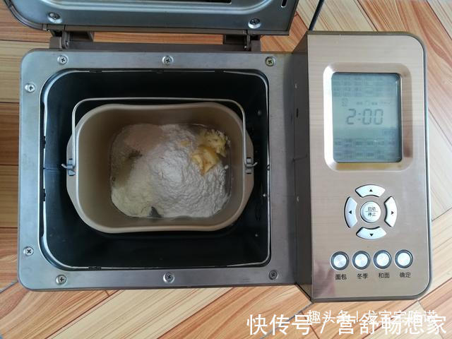 面包机|用了6年的面包配方,掌握一个公式,面包蓬松暄软,放3天也不硬