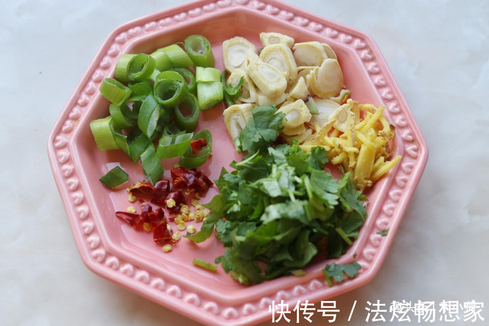 全家|此鱼长相难看，味道赛河豚，和豆腐一起炖，全家人抢着吃