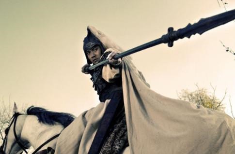 赵子龙|赵云战吕布孰强孰弱其实赵子龙才是三国第一战神！