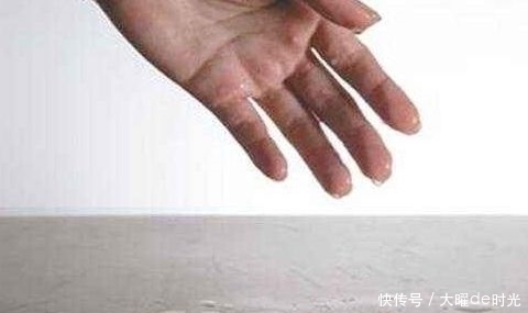 手心出汗|“肾”好不好看手若手上没有3个“标志”,肾脏保养的还不错