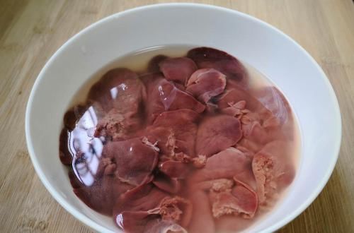 尖椒|再穷也要吃这肉,比猪肉有营养,几块一斤,孩子吃补血还明目