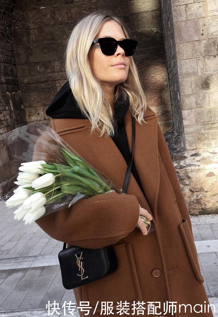 冬季内搭不用太多？教你一衣多穿，用一件连帽卫衣搭出5种风格