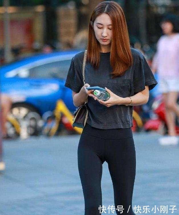 打底裤 修身有型的打底裤装扮绽放美丽时刻,大方好看值得借鉴,简约大方