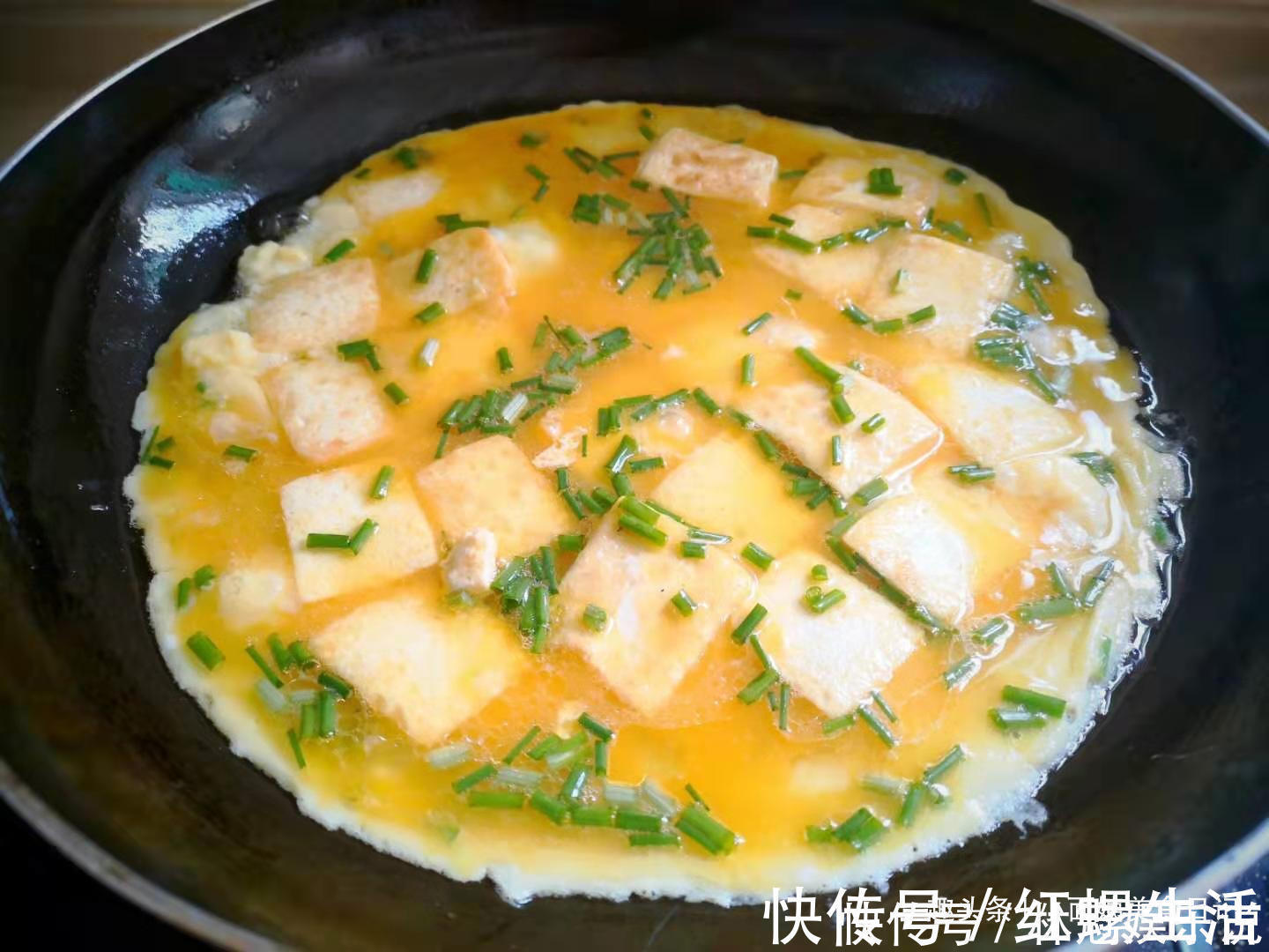 小面姨|早餐别出去买了,2个鸡蛋一块豆腐,快速又营养,全家都喜欢!
