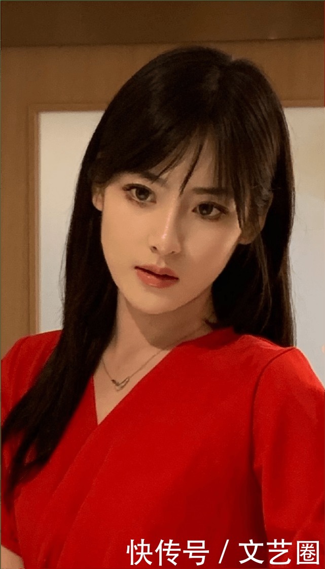 网红美伢被质疑是女装大佬,回怼:是男是女很难分辨?