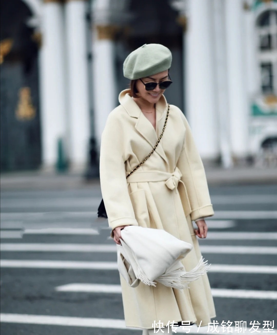 减龄 中年女人大衣别总穿黑色!时尚这些减龄的时尚色,有女人味更有范