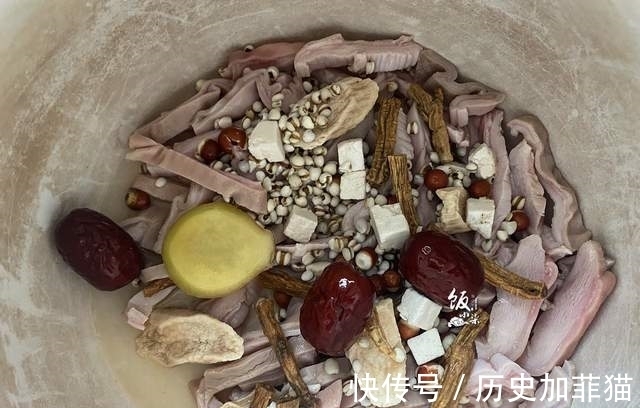 养胃|入秋后,推荐这碗“四神汤”,有条件要多喝,简单食材,养胃健脾