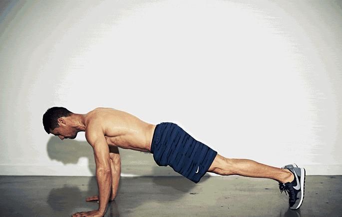 肌肉|俯卧撑,健身界公认的黄金训练动作,你能坚持做几个