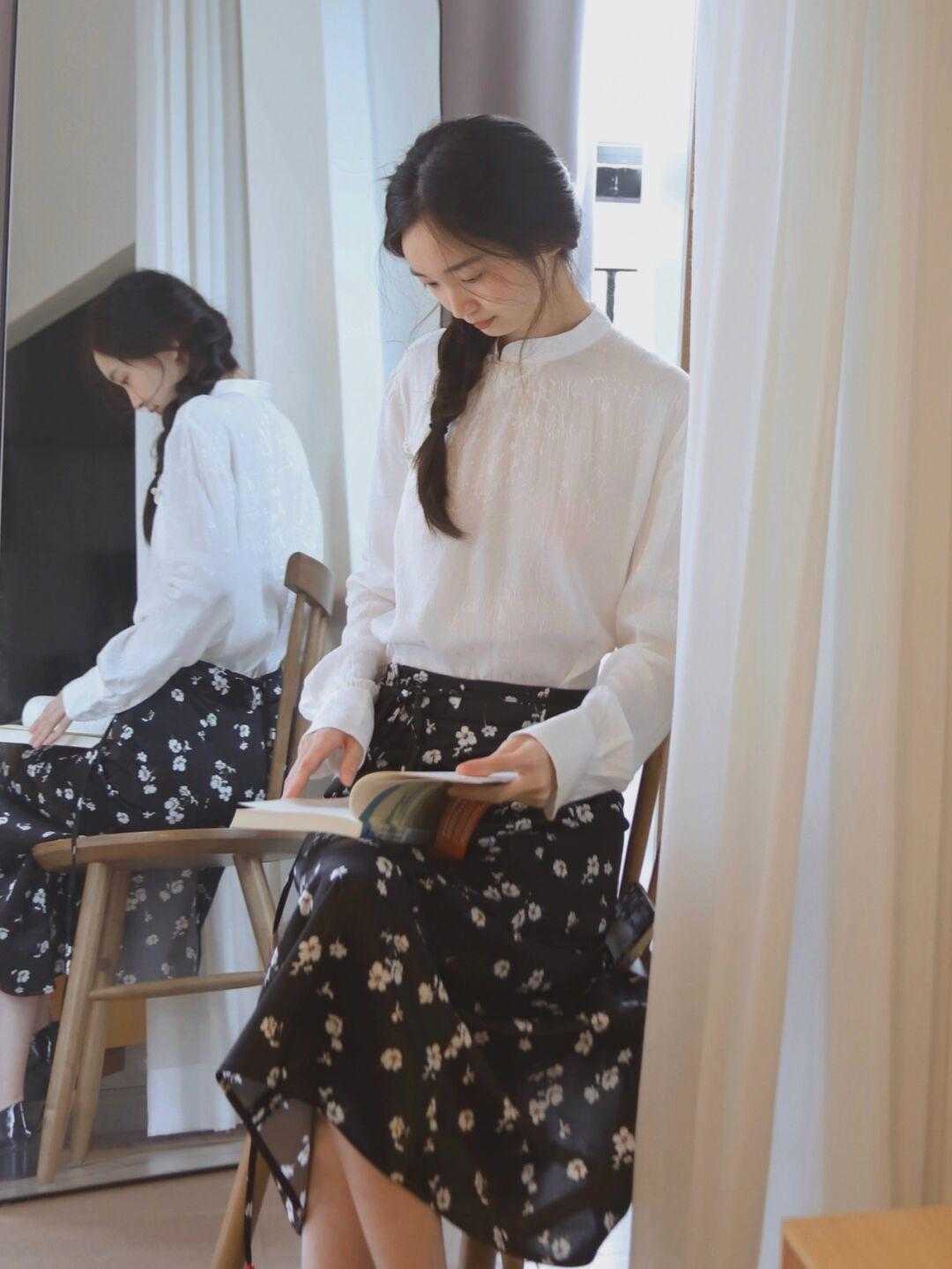 单品 早春校园穿搭别错过这四类,休闲、精致全都有,轻松拥有好人缘