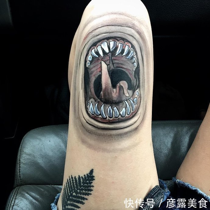 大腿#当她们掀开裙子,露出“惊艳”的大腿时,所有人都看呆了