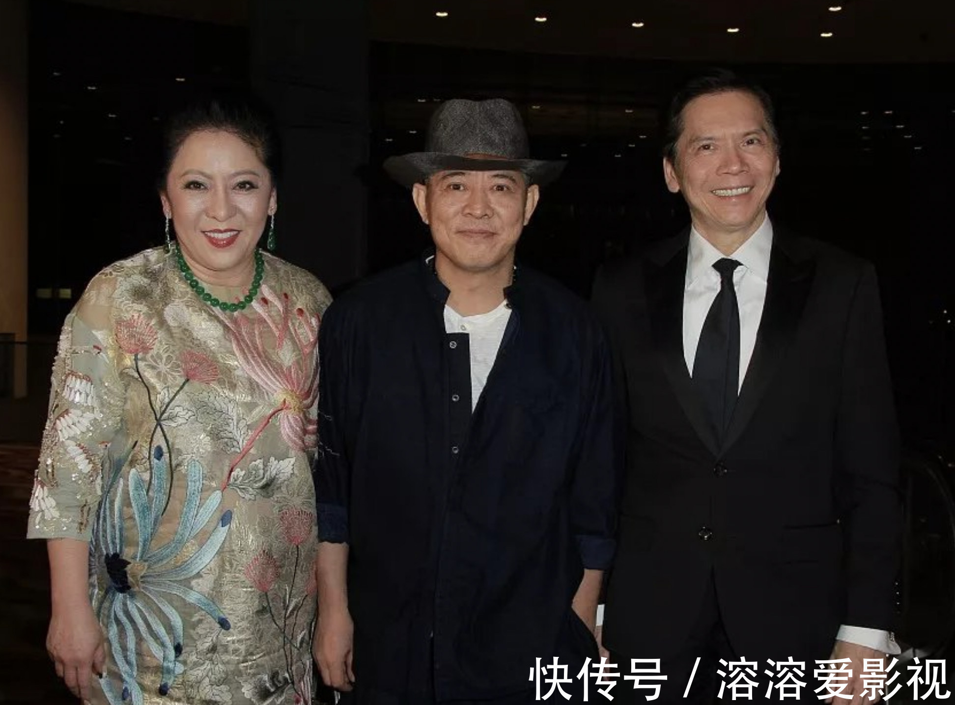 贵气 向太真壕,脖子上8千多万的钻石不算什么,祖母绿钻戒都不止一颗