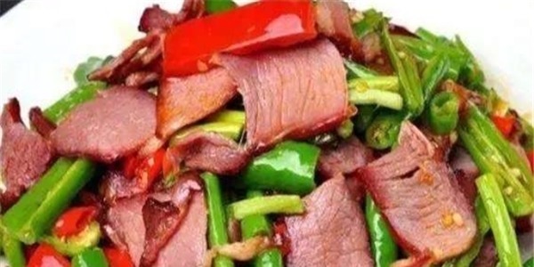 经常吃都吃不腻的几道家常菜，好吃又实惠，花钱不多却吃得满足