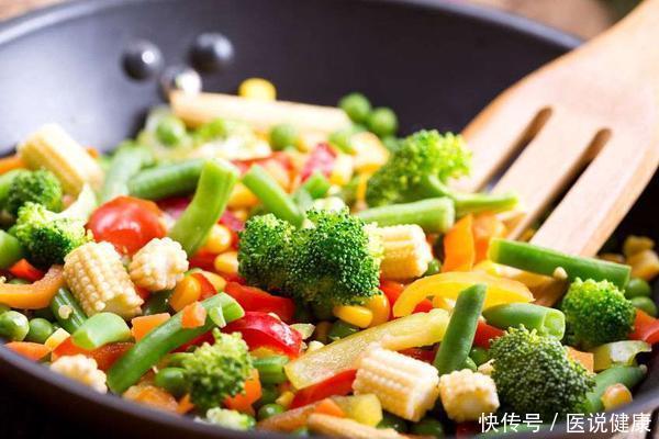 提醒家人:炒菜这4个习惯,或影响身体健康,现在改还不算晚
