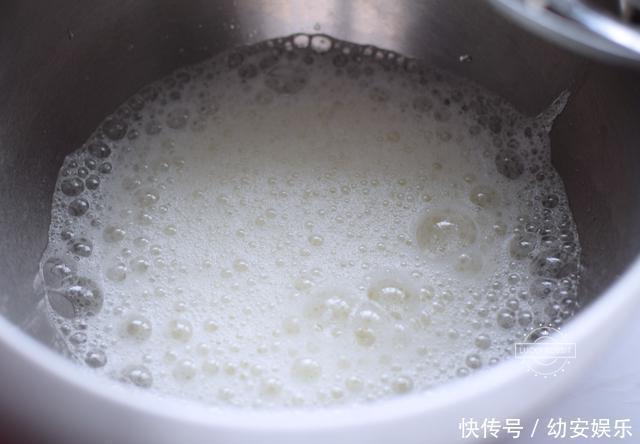 电饭锅蛋糕不蓬松还塌陷?注意这几个细节,我做一次就成功