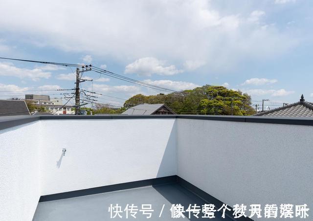 露台|顶楼复式,楼梯装家里占面积又碍事,不如把楼梯口封了挪到露台上