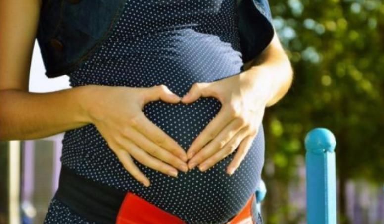 孕妇|孕妈因“悬垂肚”走红,人人都说是双胞胎,宝妈的讲述让人心疼