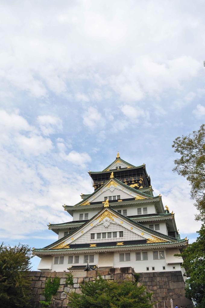 大阪城天守阁，一座钢筋混凝土的仿古建筑，却成了日本旅游的象征