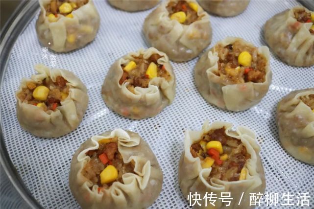 早餐孩子点名要吃它，做法比饺子简单，一锅蒸33个，凉了也好吃