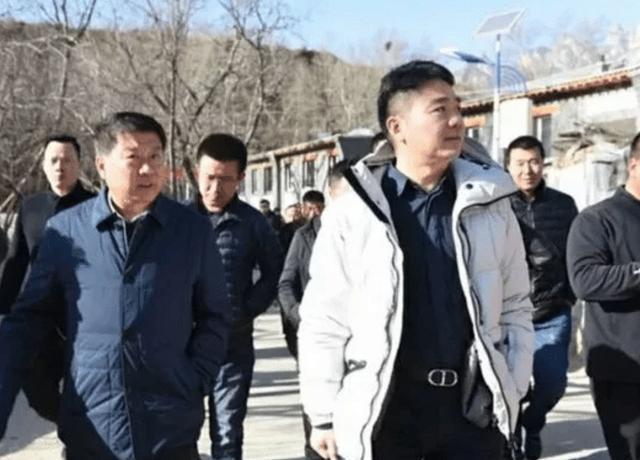 企业家|京东创始人刘强东，被邀请去回村当村长，如今这个村子发展怎样了
