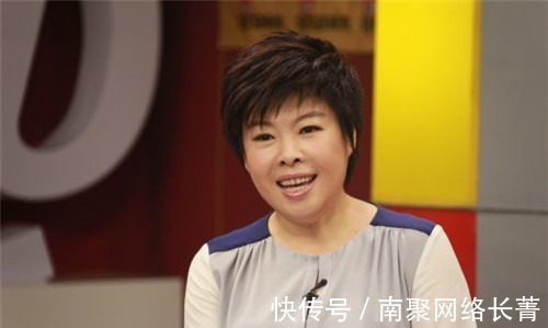 于丹!从国学大师到跌落神坛,被北大学子赶下台的于丹,当年到底做了啥