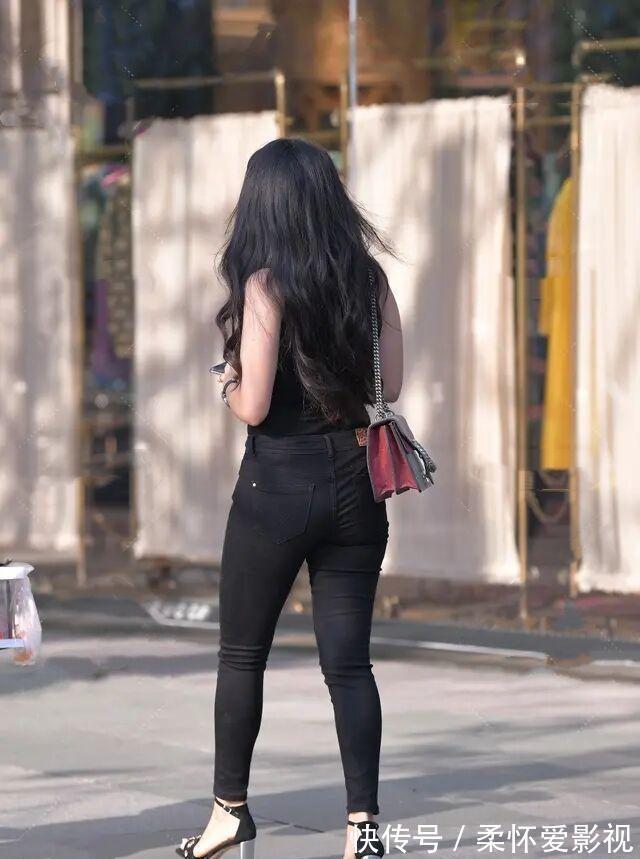 高腰|黑色露趾高跟鞋搭配黑色直筒打底裤,松避开搭配雷区,清凉细腻