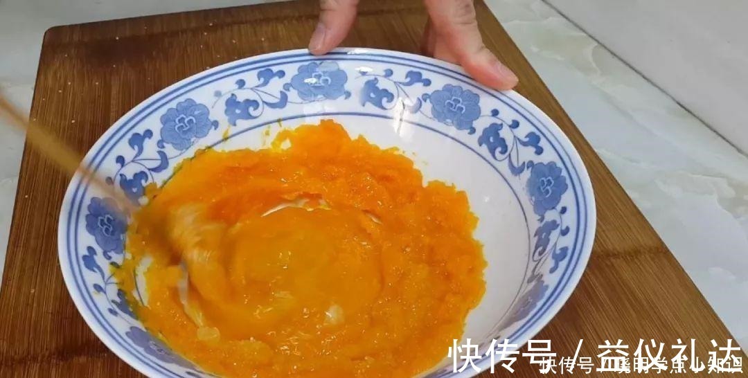 油条|半个南瓜,1个鸡蛋,不用一滴水,比油条做法简单,比蛋糕都好吃