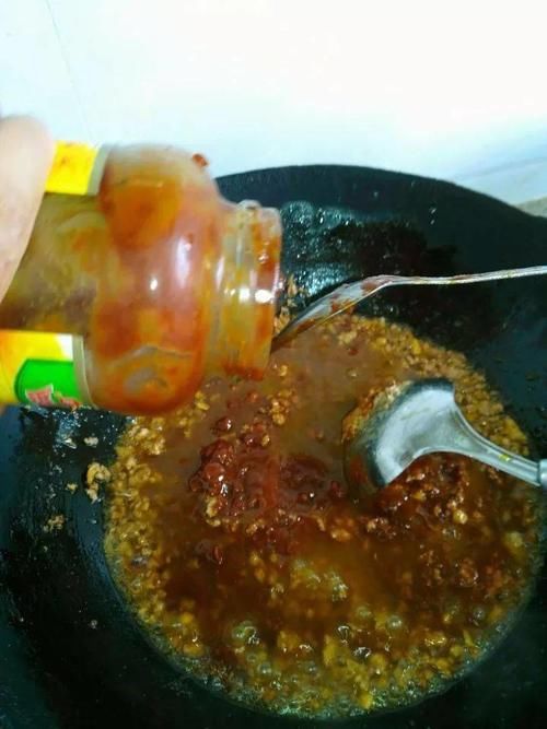 用青辣椒做出来发牛肉酱，欢迎程度超出你想象