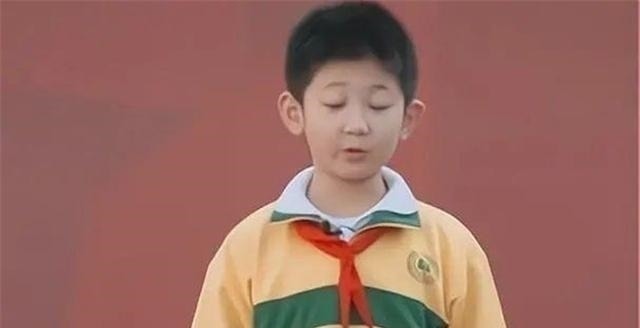 吐槽|儿子当众“吐槽”爸妈偏心妹妹,看到妹妹脸后,网友:是我也偏心