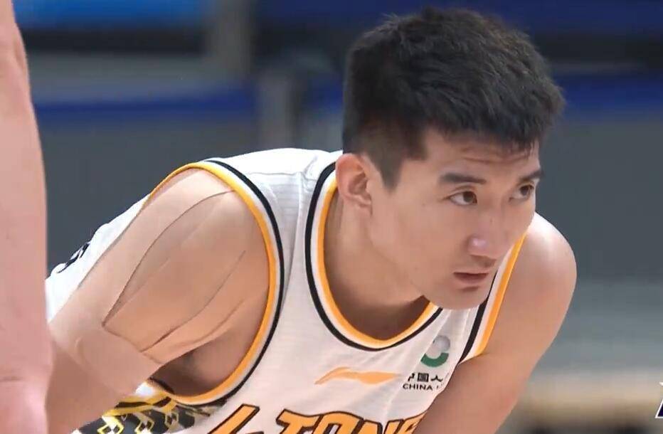 广厦|孙铭徽犀利突破造对手撞车送大礼 先抑后扬砍13+7