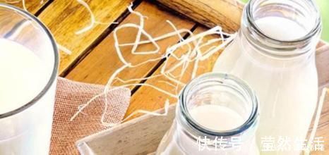 胰蛋白酶|牛奶究竟应早上喝还是晚上喝 营养师 大多数人都犯了3个错误