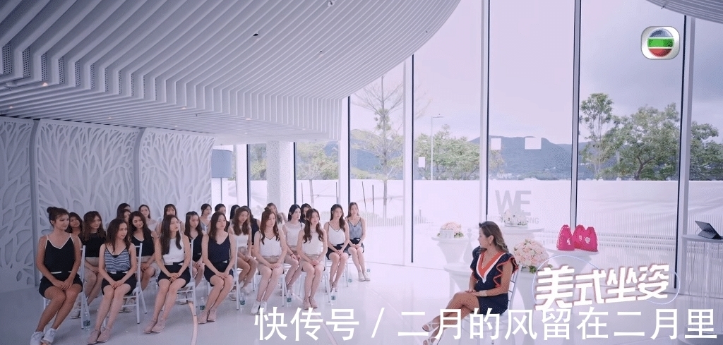 2021香港小姐三甲出爐，禮儀老師竟是初代“最丑港姐”？