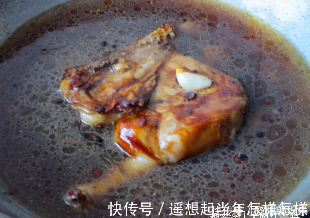 鸭子|鸭肉怎样炖才不腥?大厨教你这3个诀窍,鸭肉不腥入味好吃