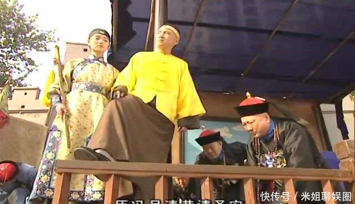 砍头|为何古代刽子在砍头之前会往刀上喷一口酒？