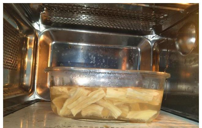 腐竹|泡腐竹时，用冷水还是热水？教你正确做法，以后别乱炒了
