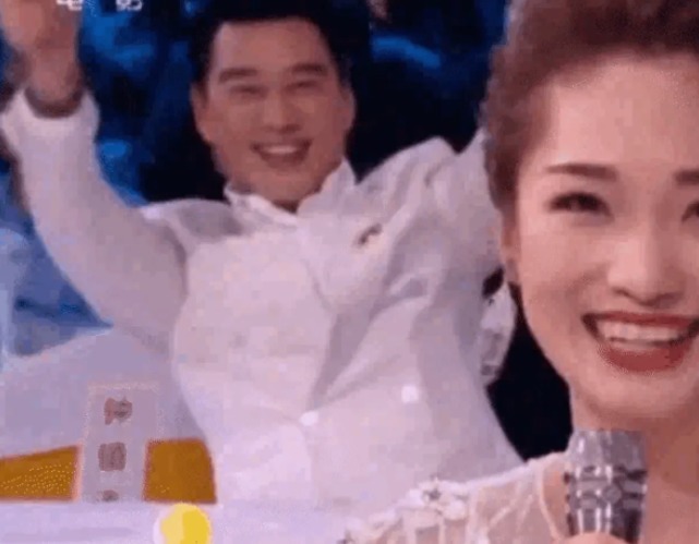 徐梦洁现场表演“发疯文学”, 王耀庆再现表情包!