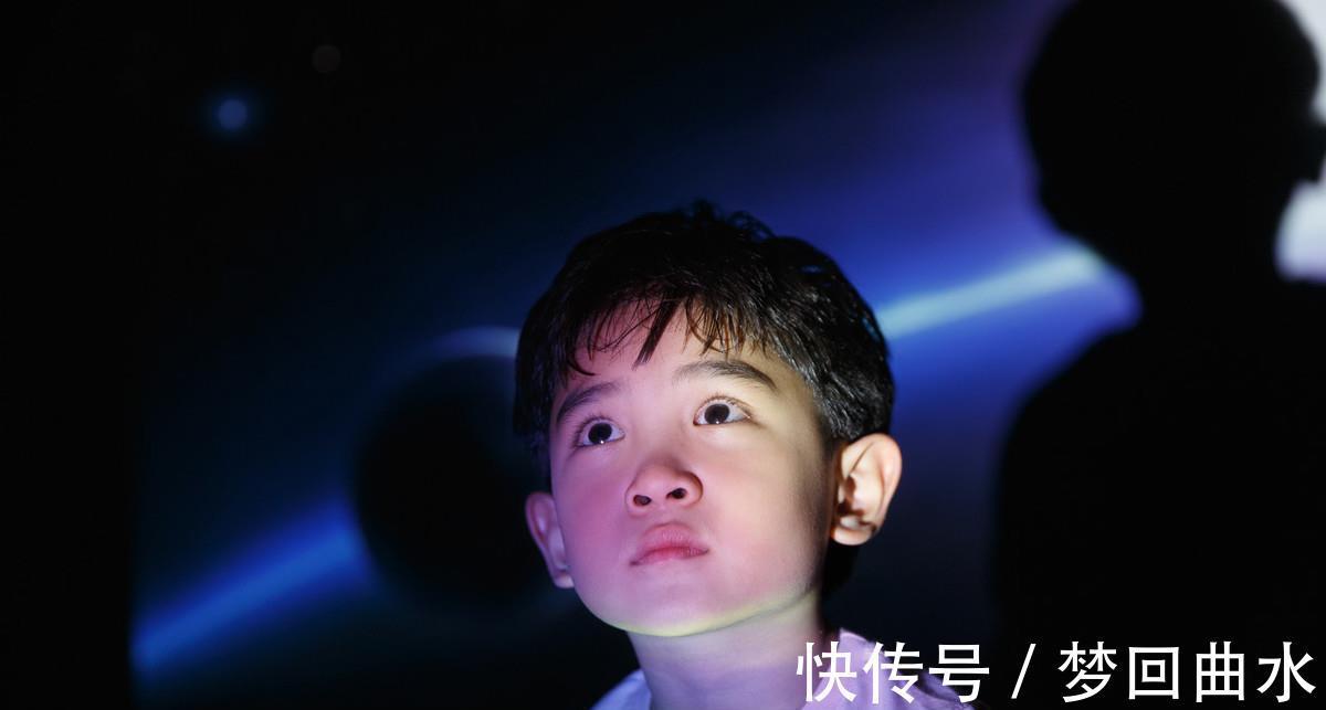 视力|“妈妈,我想看电视”,三位妈妈的不同回应,影响孩子的人生走向