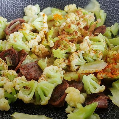 五香肉肠焖花菜