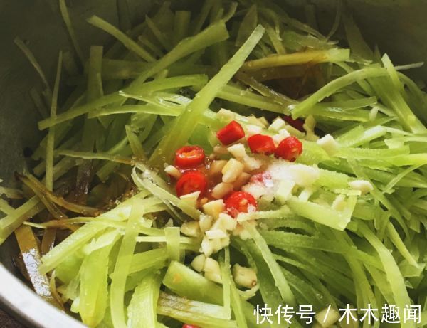 藏在身边“清肠菜”,一买10斤,准时上厕所,越吃越瘦,口臭没了