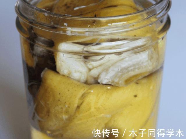 养花|香蕉皮养花,该怎么挖掘其肥力?有3种方法,第3种最得人心