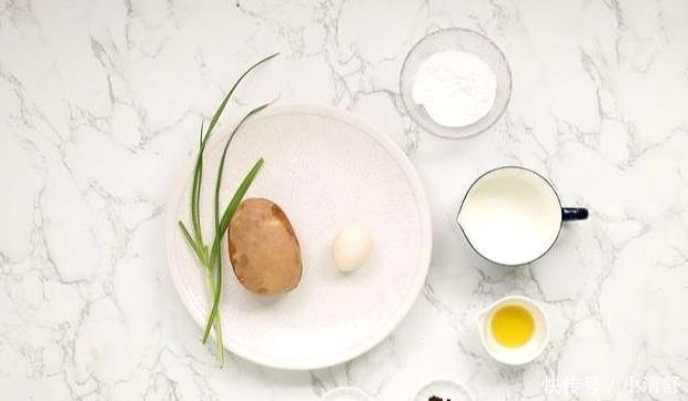 极简版土豆饼做法,面粉土豆加个蛋,煎一煎就出锅