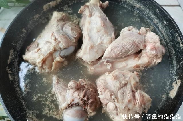 猪的这个部位,南方用来煲汤,还是东北这个做法香,给排骨都不换!