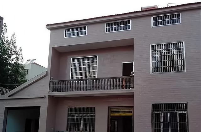 瓷砖|农村红极一时的外墙贴瓷砖，如今为何变少了？和喷漆相比缺点在哪