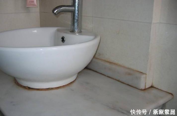 啫喱|马桶和洗脸池周边的玻璃胶发霉发黑教你几招，缝隙干净如新