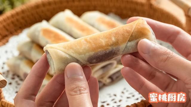 芝士|我一口气连吃5个！又酥又软一咬爆浆，2分钟就能学会这做法