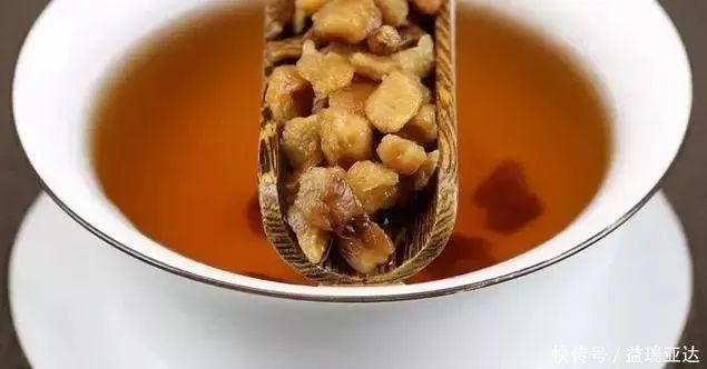 27岁女子，查出肠癌，无奈放弃治疗，提醒：1种食物不能天天吃