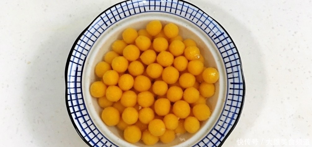 50岁小姨皮肤像25,用南瓜搭配1种食材当早餐,面膜钱都省了