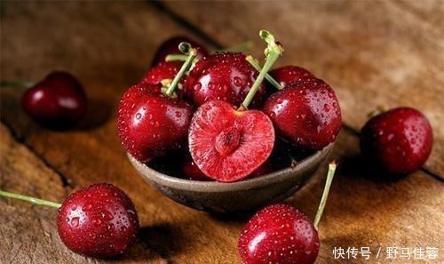 维生素c|想成为“牛奶肌”女神?摒弃4习,常吃3物,白嫩肌肤显年轻