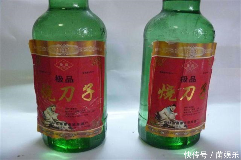 世界最烈的5种酒,俄罗斯壮汉都顶不住,中国这个喝过的都是爷们